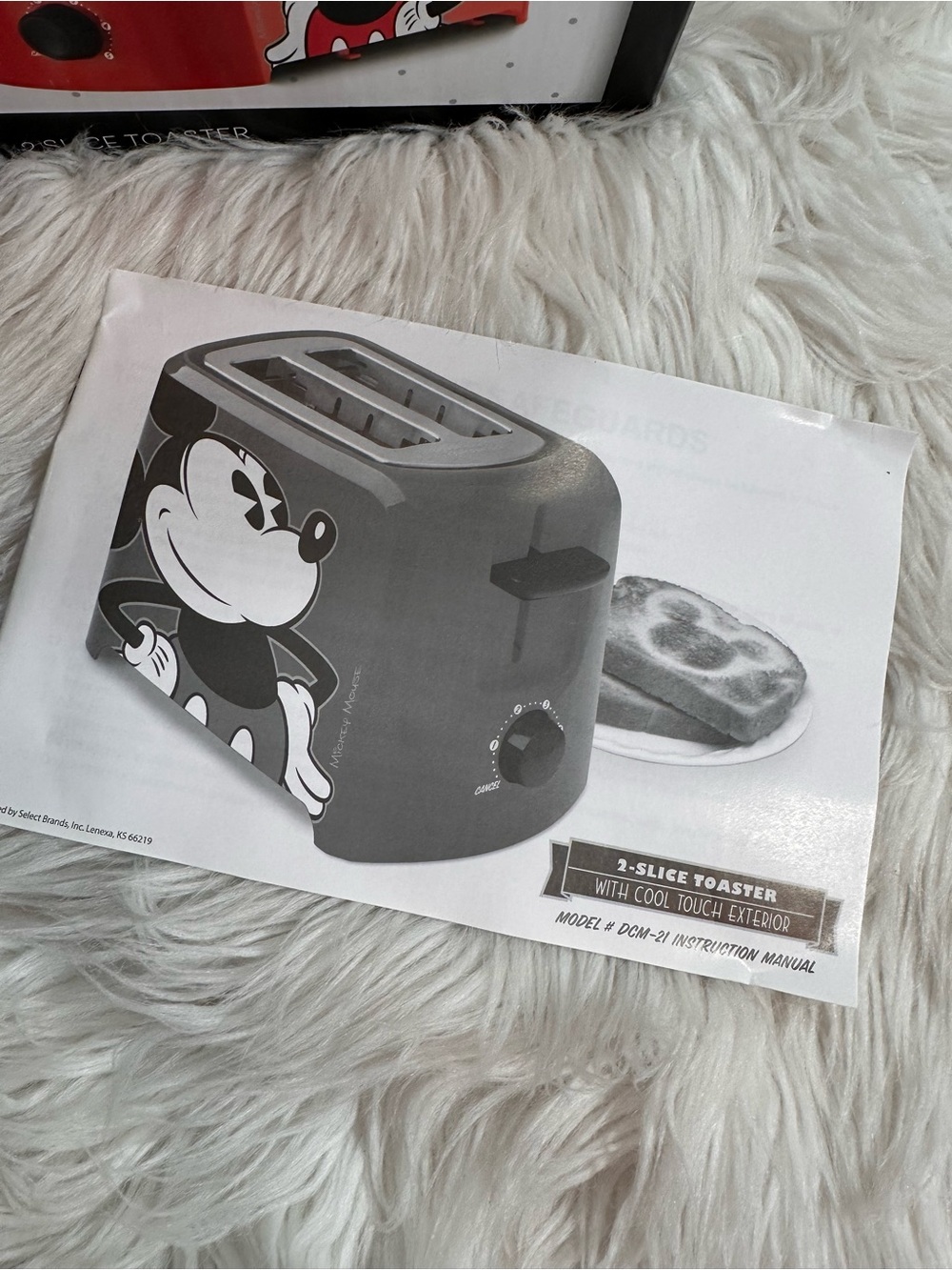Disney • Classic Mickey Mouse 2 Slice Toaster - Picture 3 of 10